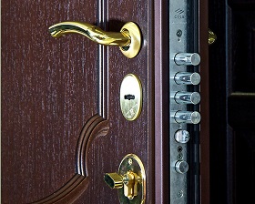 Замена замка на металлической двери Legran в Раменском